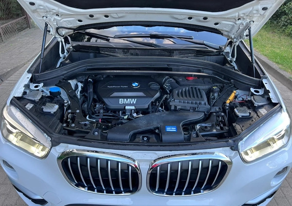 BMW X1 cena 100000 przebieg: 121000, rok produkcji 2018 z Zgorzelec małe 497